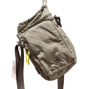 Lululemon Water Bottle Crossbody 2L With Front Pocket – Recycled Nylon